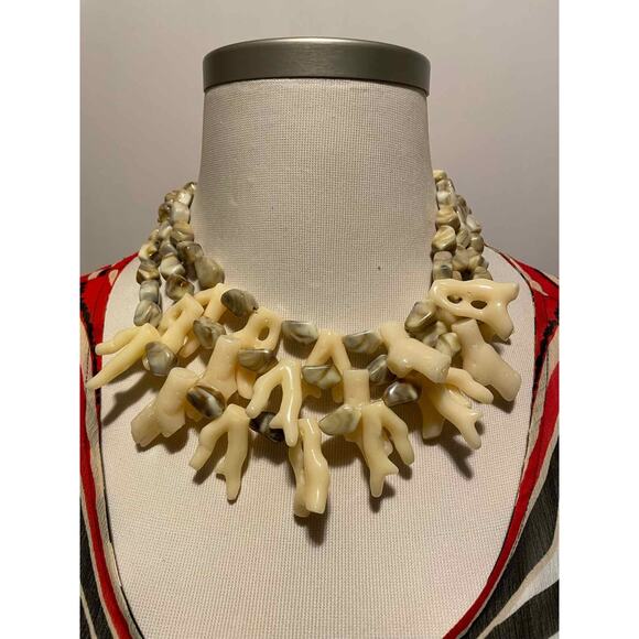 HUSH Jewelry Set - Picture 1 of 2